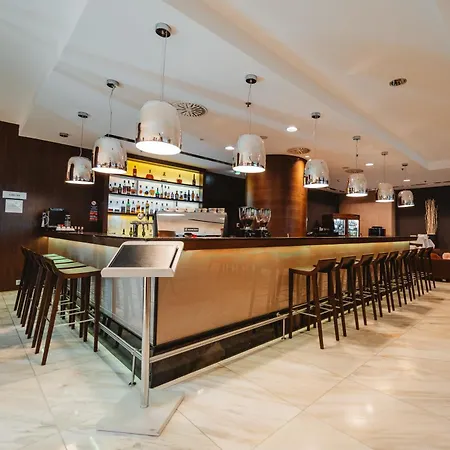 Отель Doubletree By Hilton Кошице