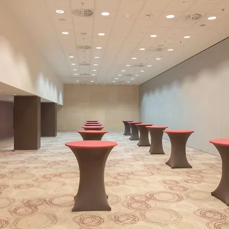 科希策希尔顿逸林酒店 4* 科希策
