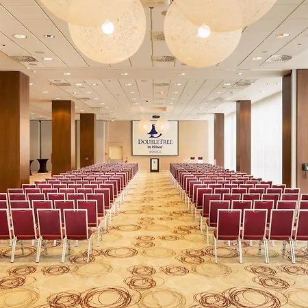 מלון Doubletree By Hilton